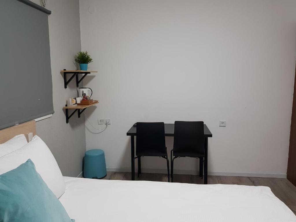 Airport Guest House Or Yehuda Esterno foto