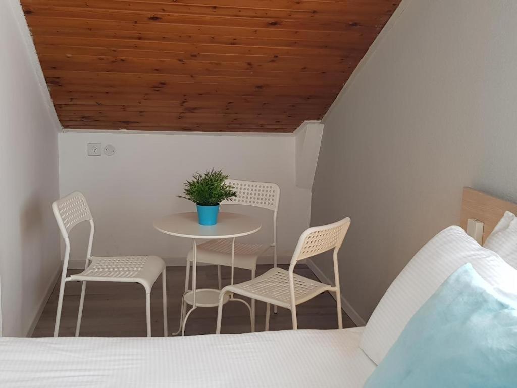 Airport Guest House Or Yehuda Esterno foto